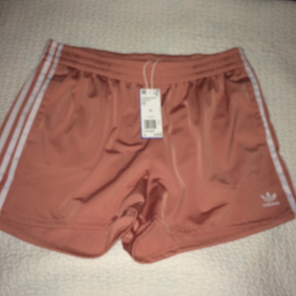 Adidas Originals Shorts ✨